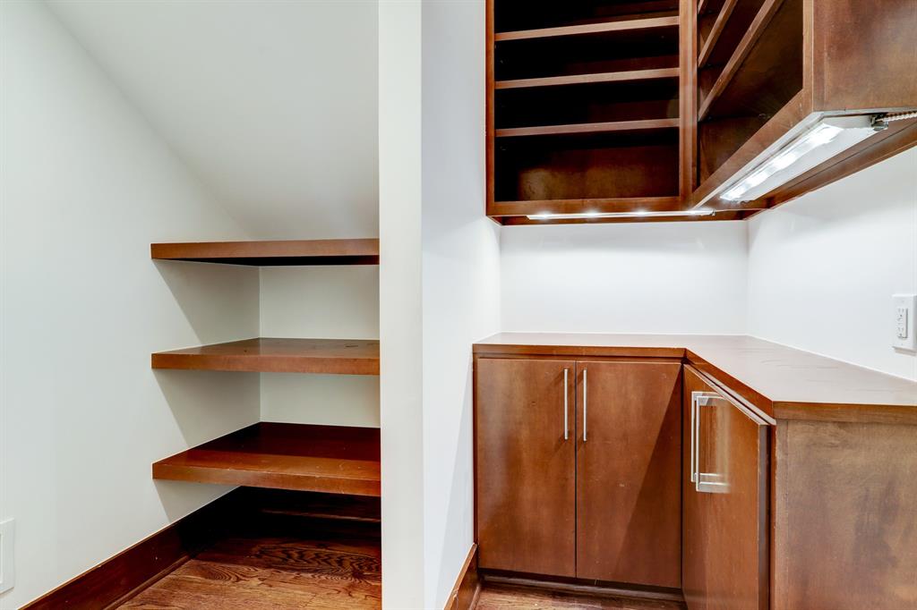 6230 Terwilliger Way