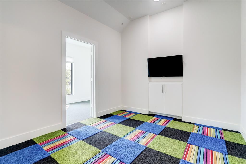 6230 Terwilliger Way