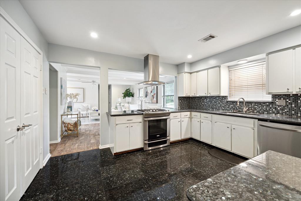 10602 Meadow Lake Lane