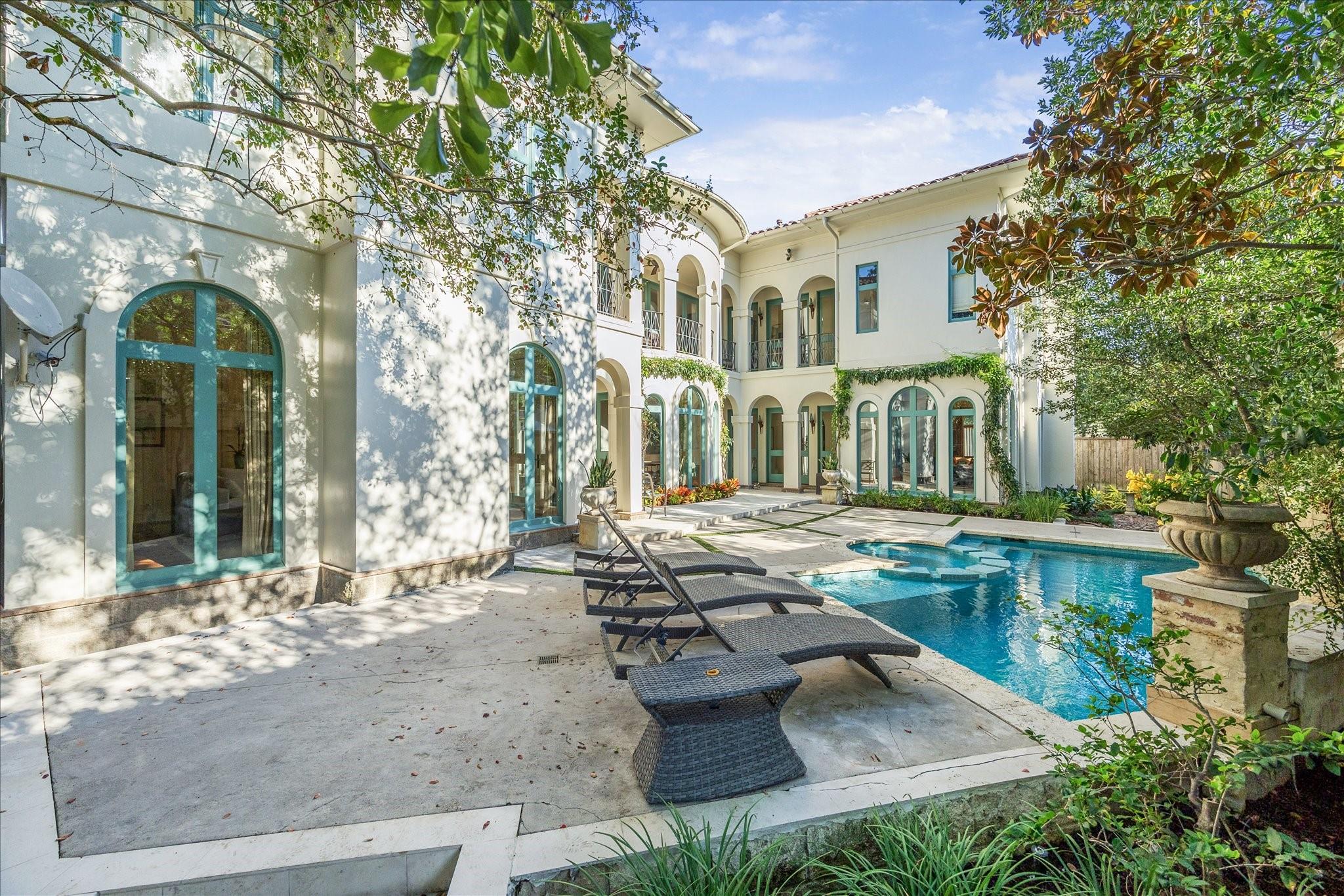 1804 Bolsover Street