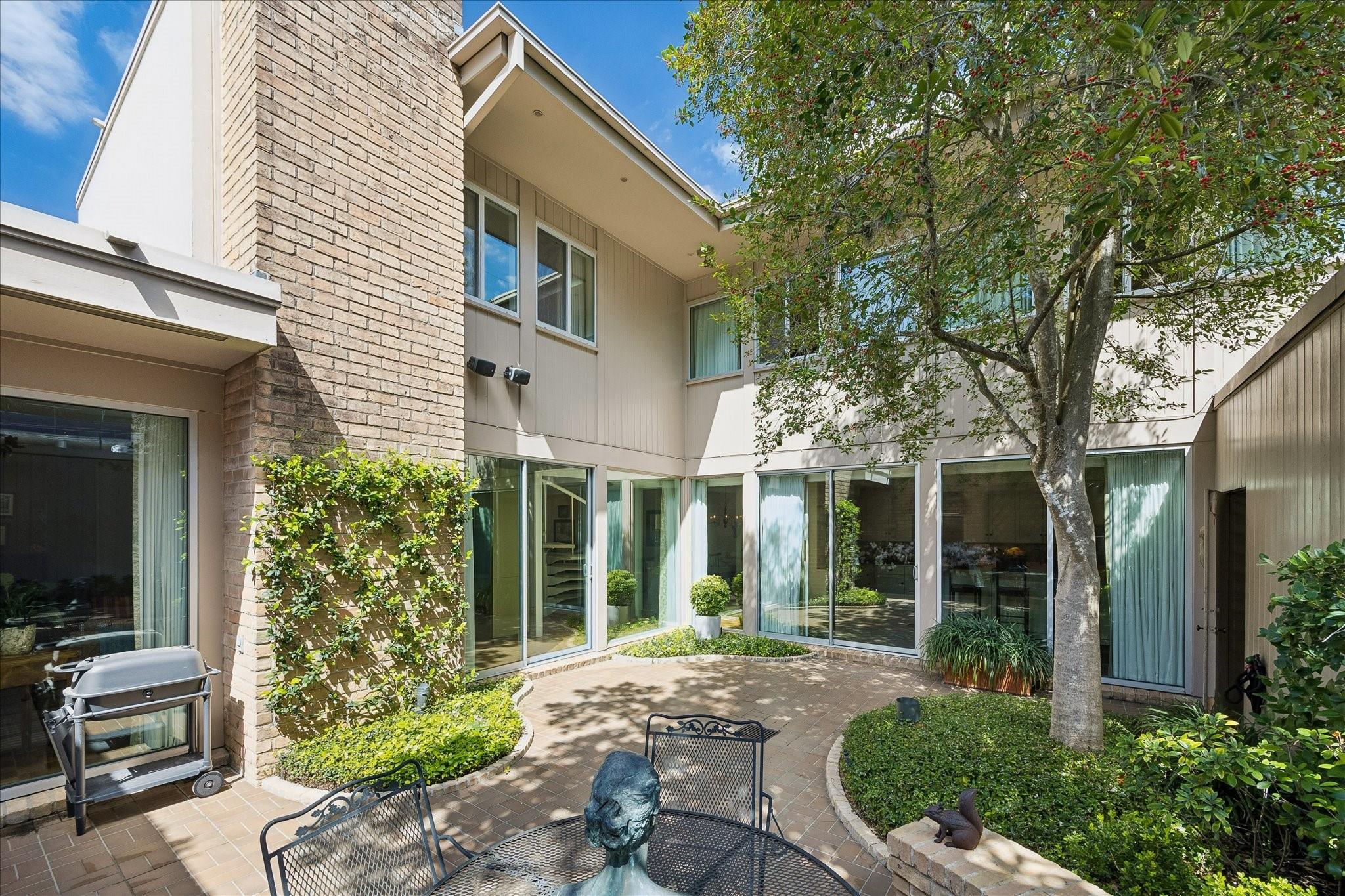 5000 Longmont Drive # 14