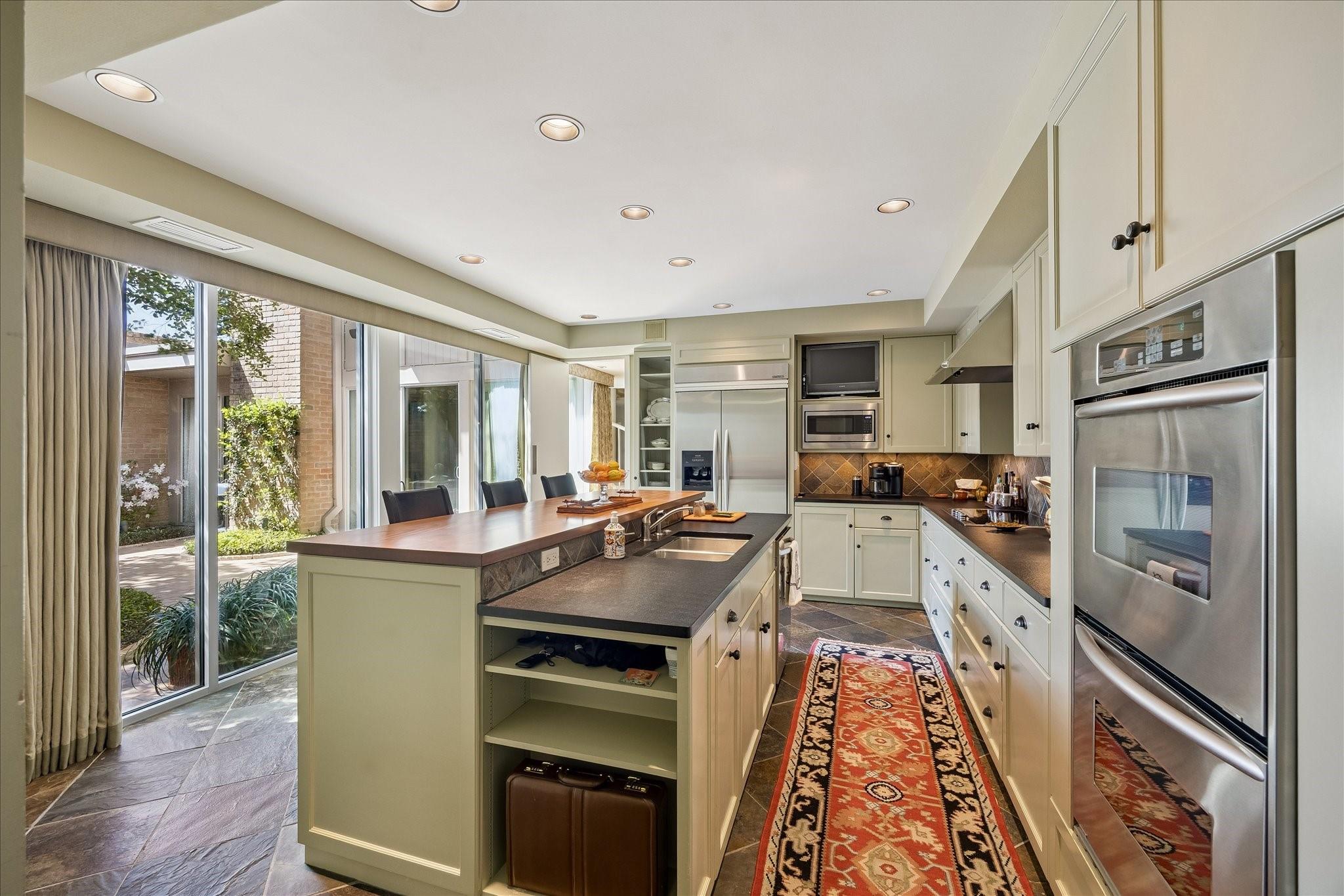 5000 Longmont Drive # 14