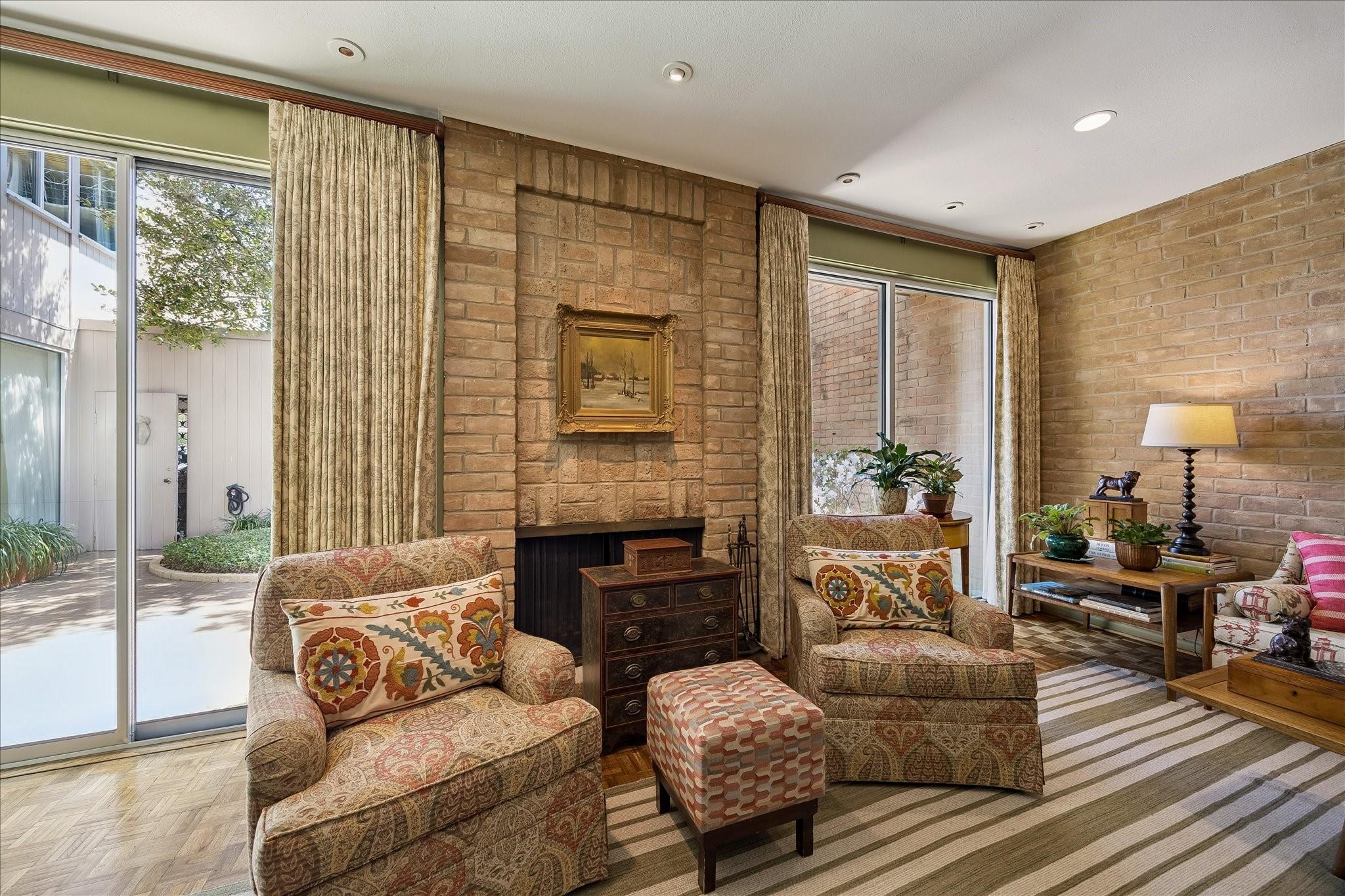 5000 Longmont Drive # 14