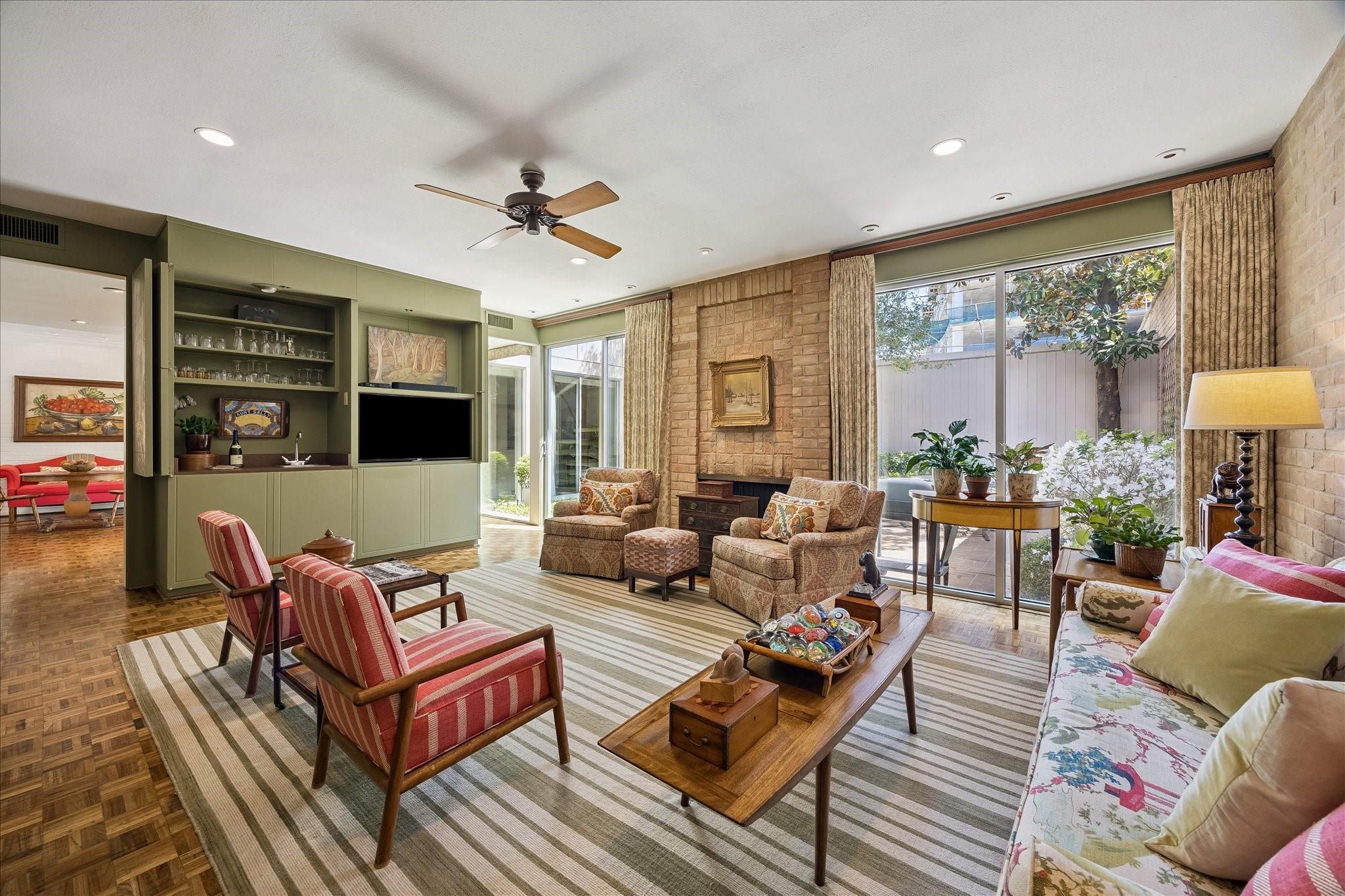 5000 Longmont Drive # 14