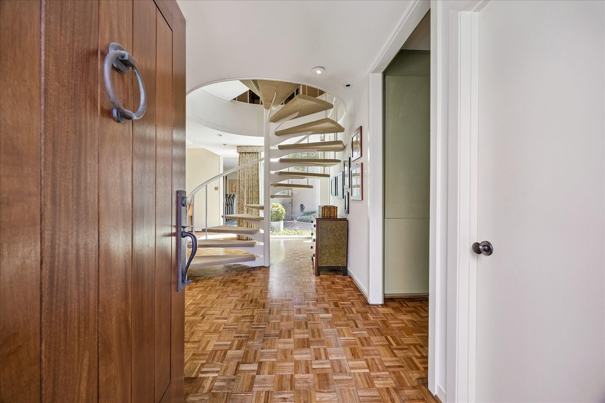 5000 Longmont Drive # 14