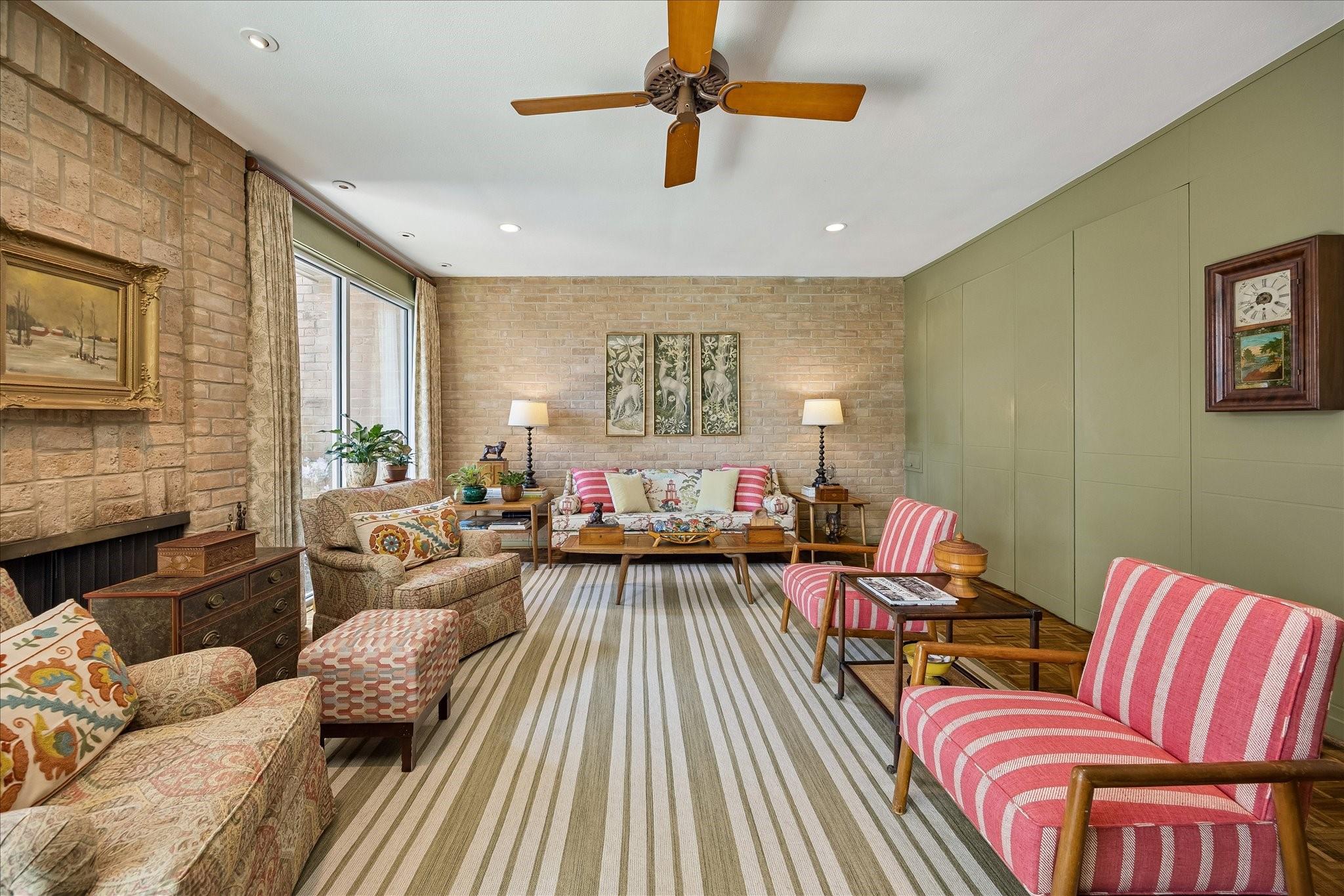 5000 Longmont Drive # 14
