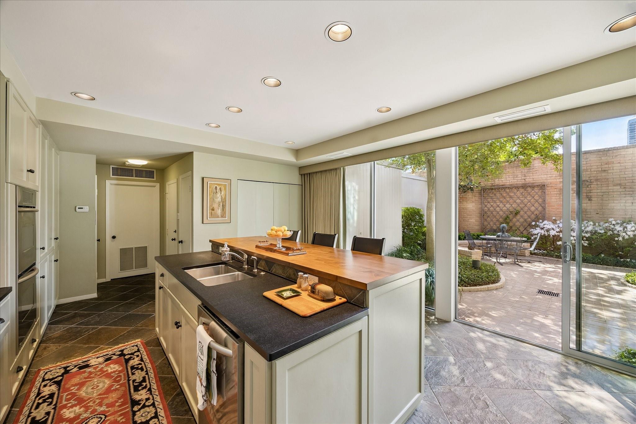 5000 Longmont Drive # 14