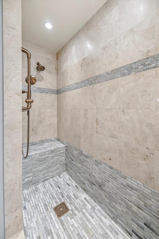 1111 Hermann Drive # 21E