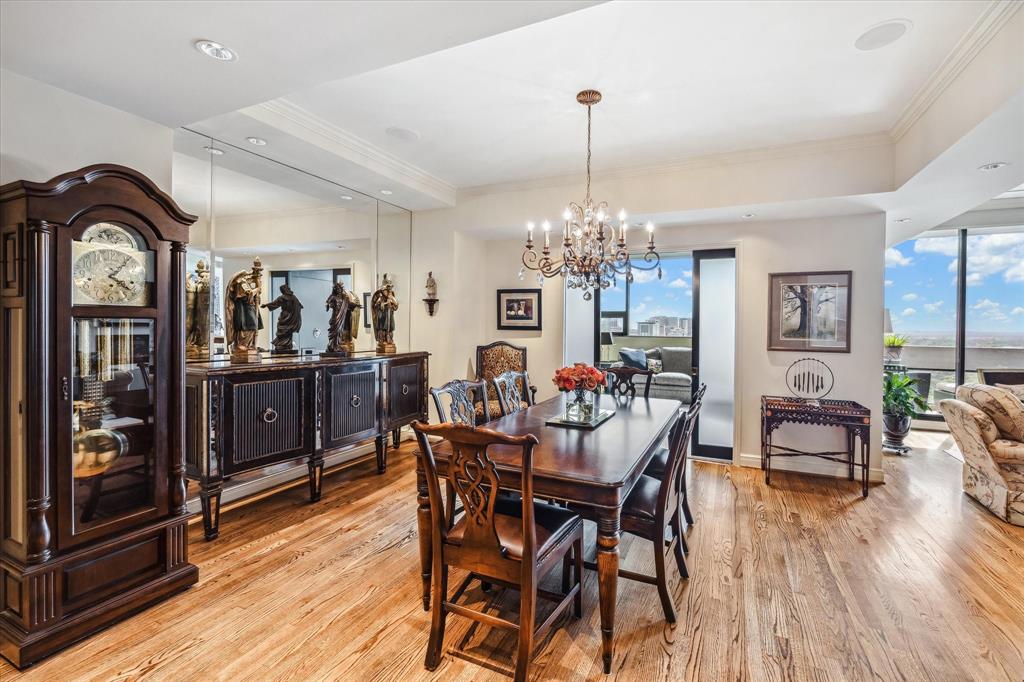 1111 Hermann Drive # 21E