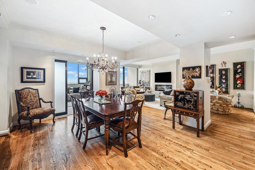 1111 Hermann Drive # 21E