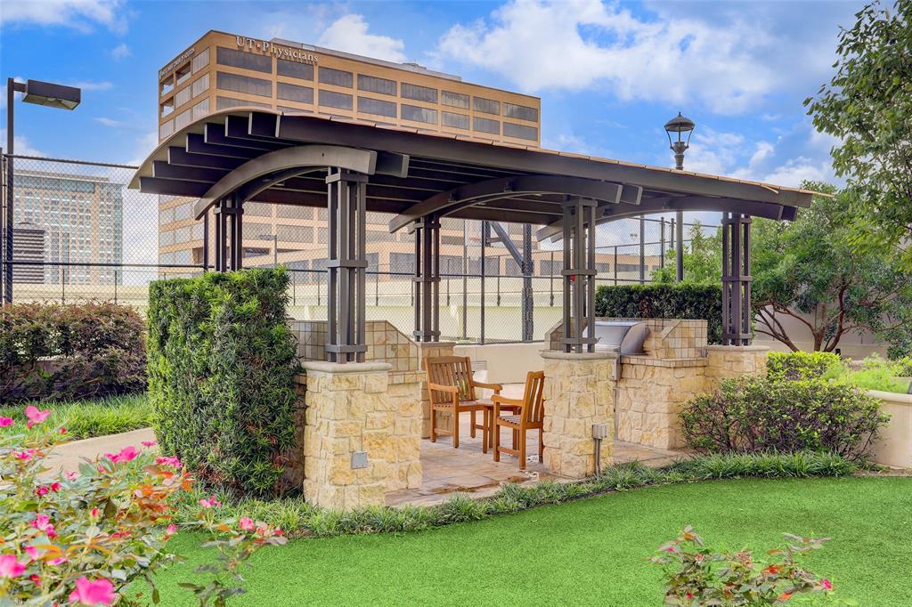 1111 Hermann Drive # 21E