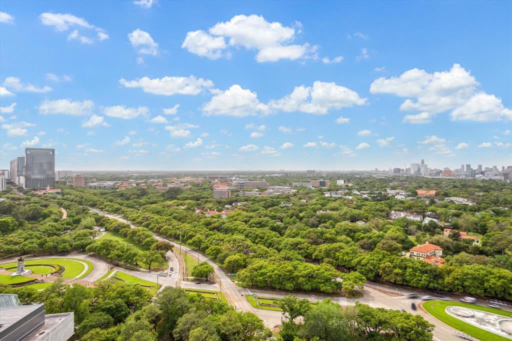 1111 Hermann Drive # 21E