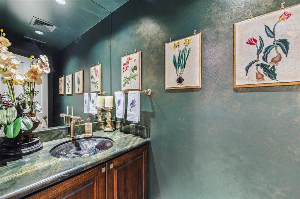 1111 Hermann Drive # 21E