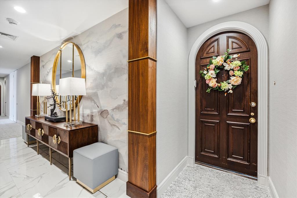 1111 Hermann Drive # 21E