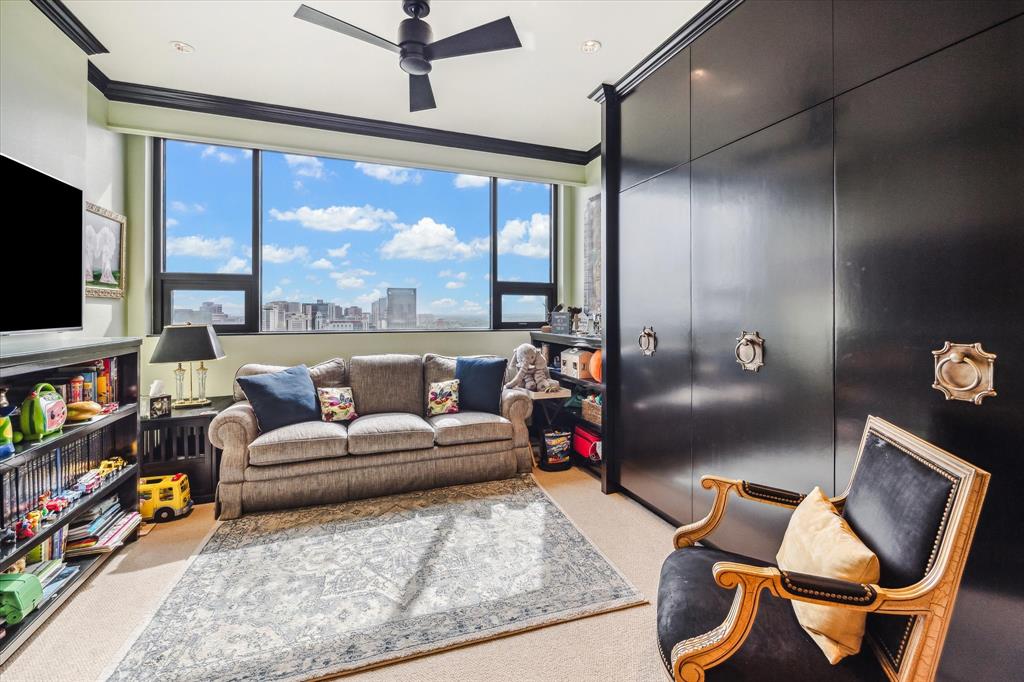 1111 Hermann Drive # 21E