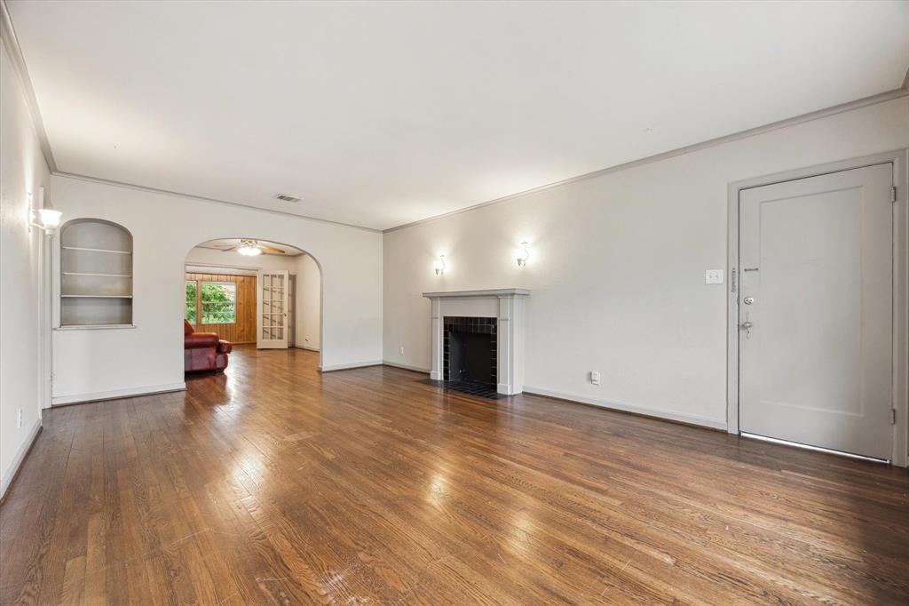 1927 W Mckinney Street