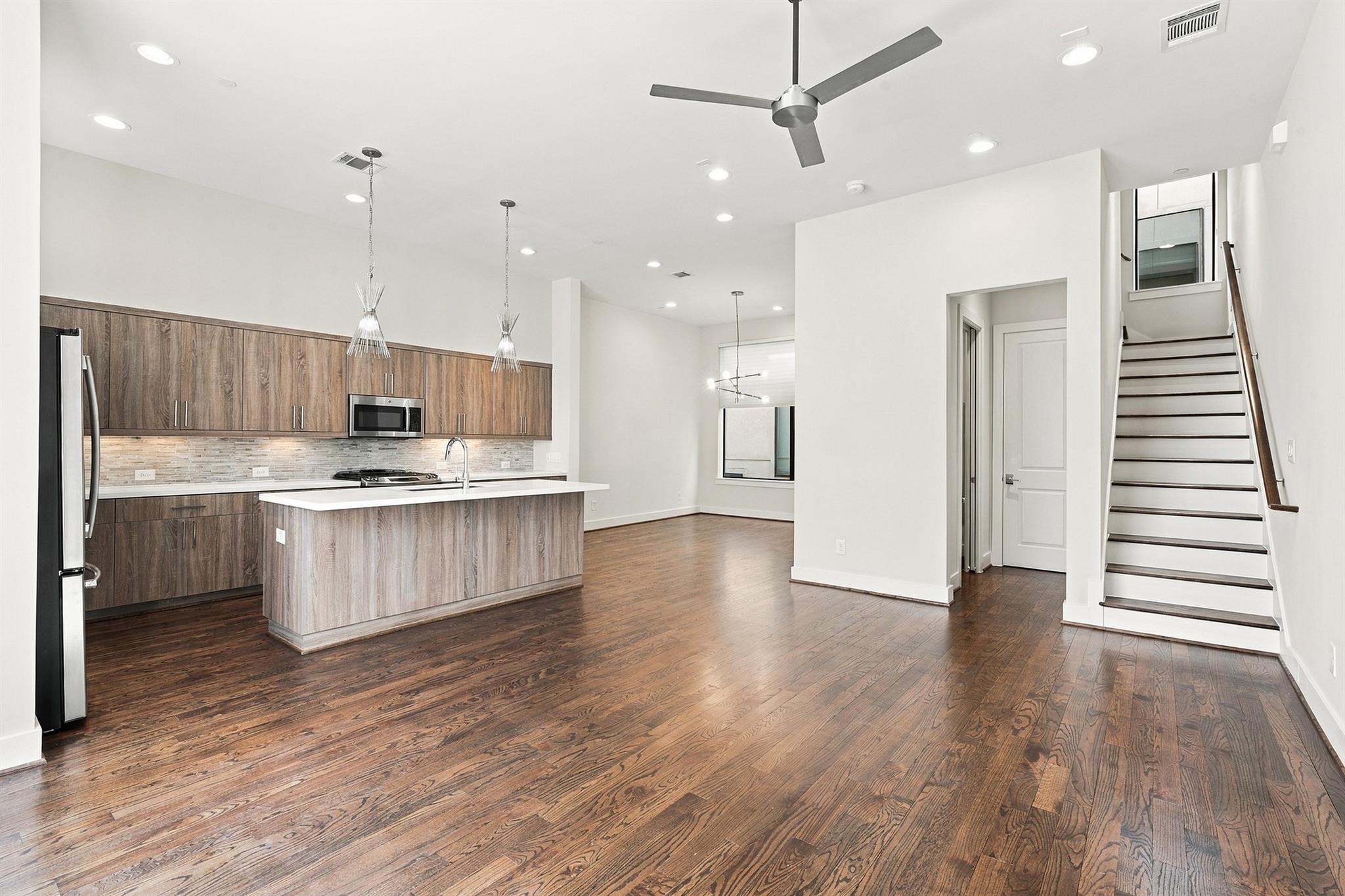 1004 California Street # 203