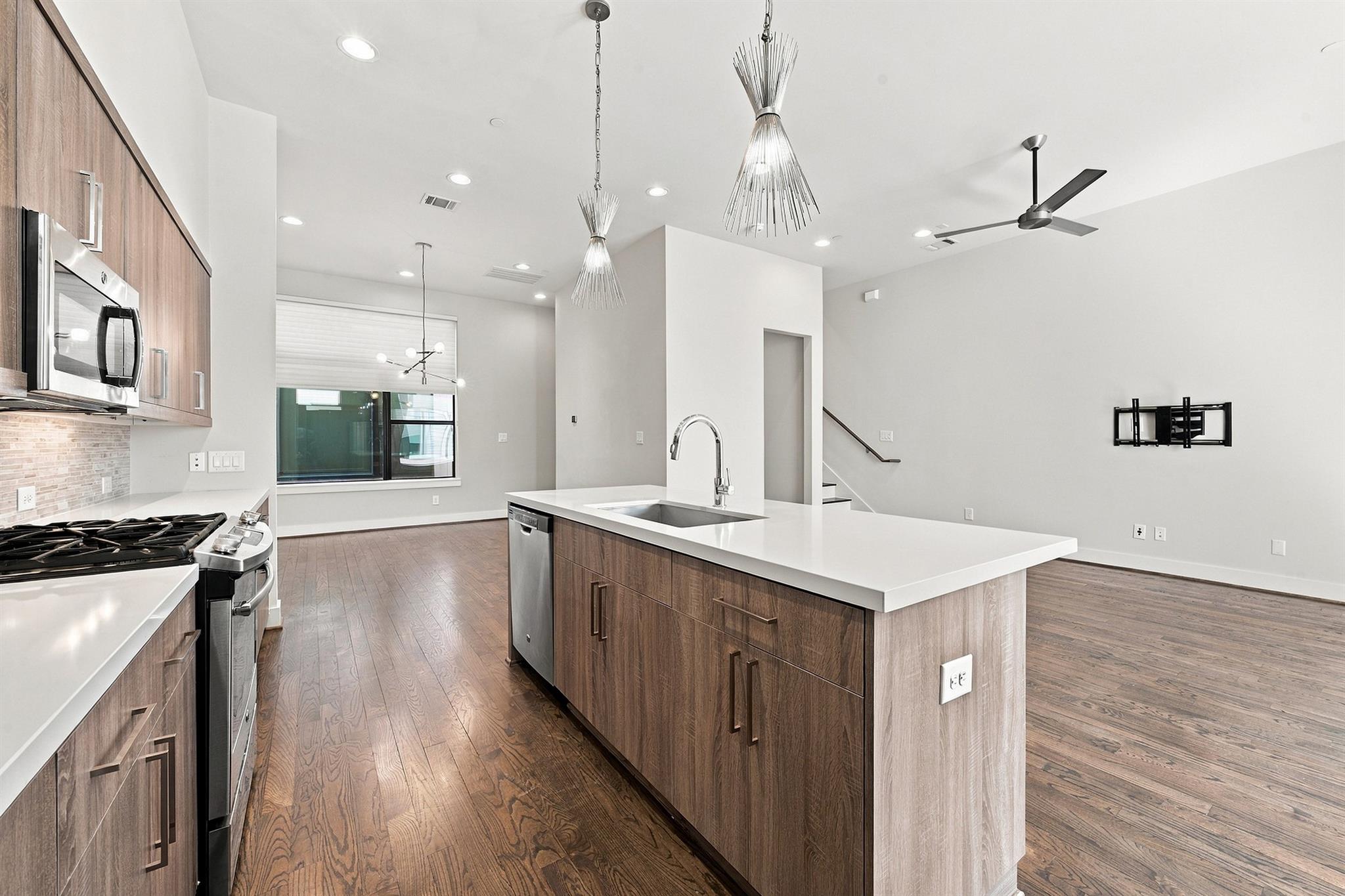 1004 California Street # 203