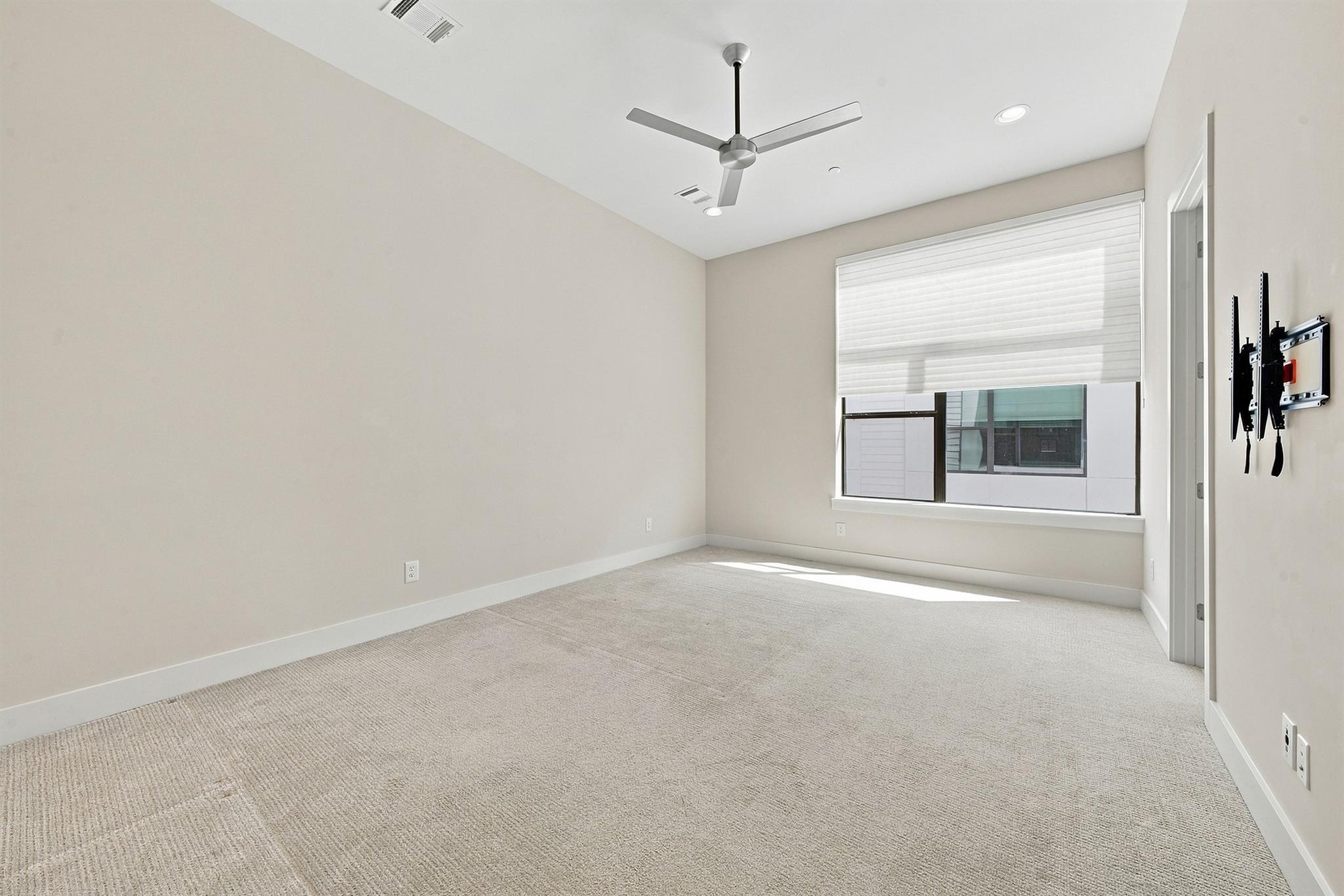 1004 California Street # 203