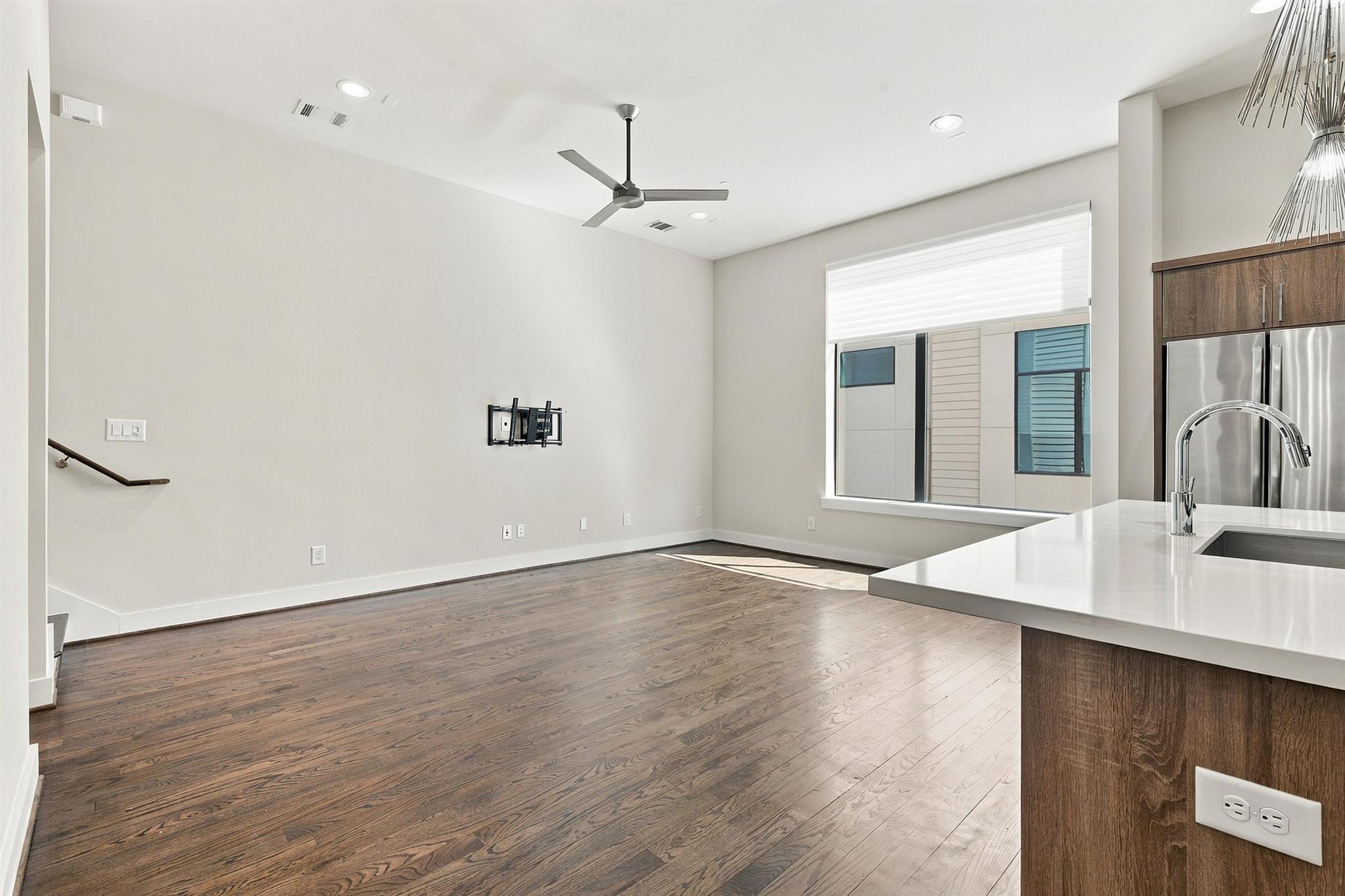 1004 California Street # 203
