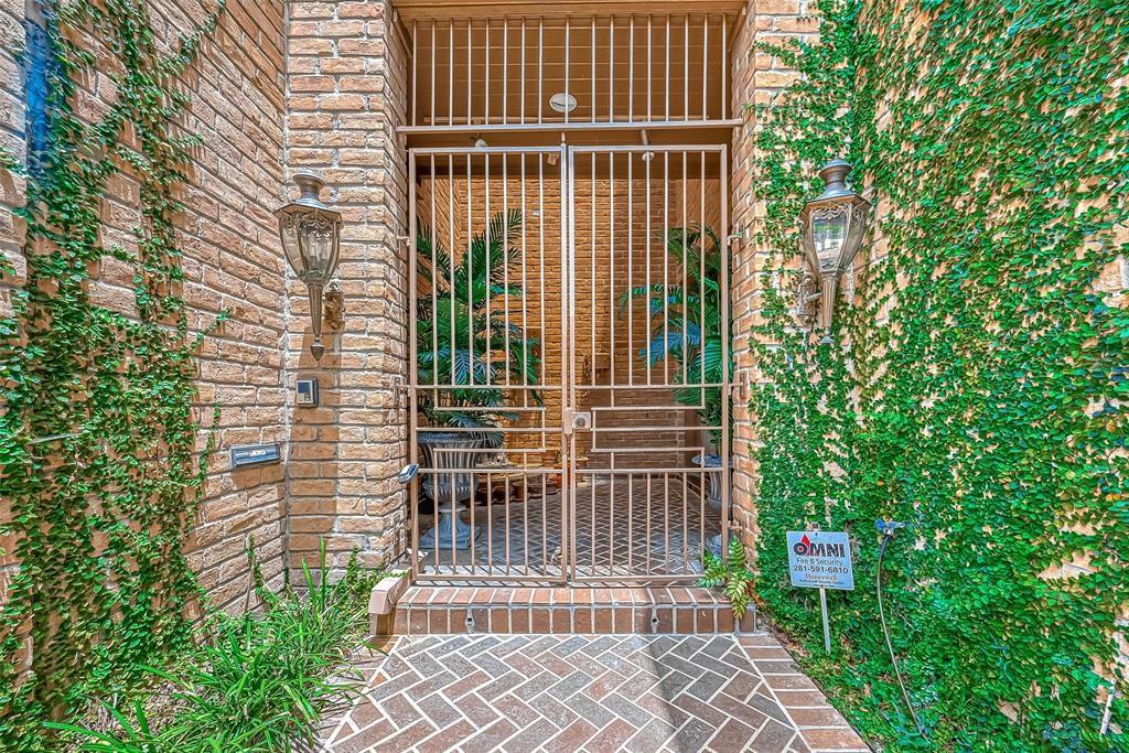 1331 Bissonnet St Street