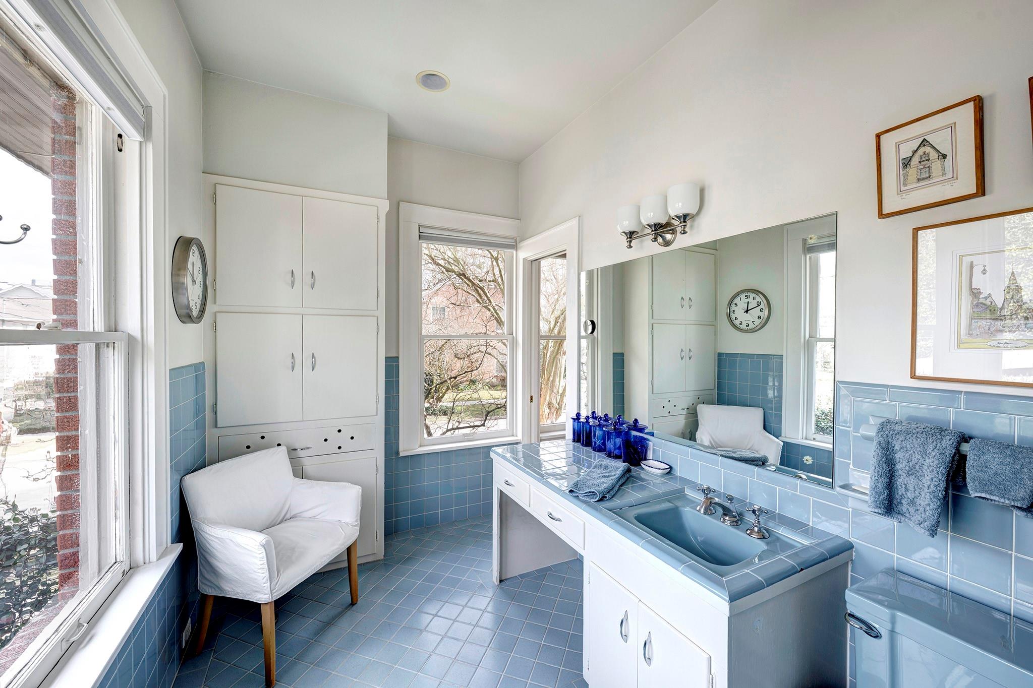 1902 Bolsover Street