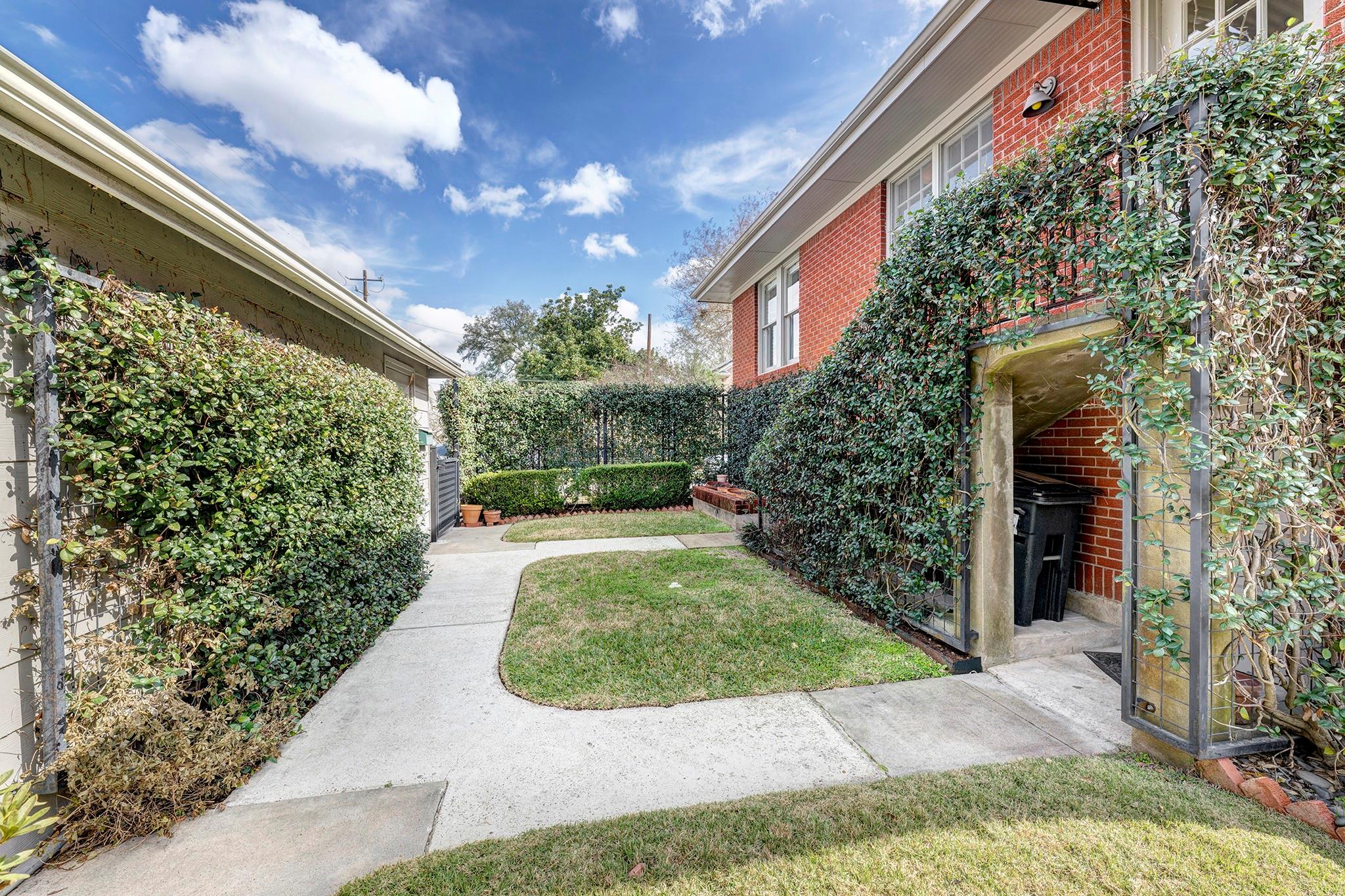 1902 Bolsover Street