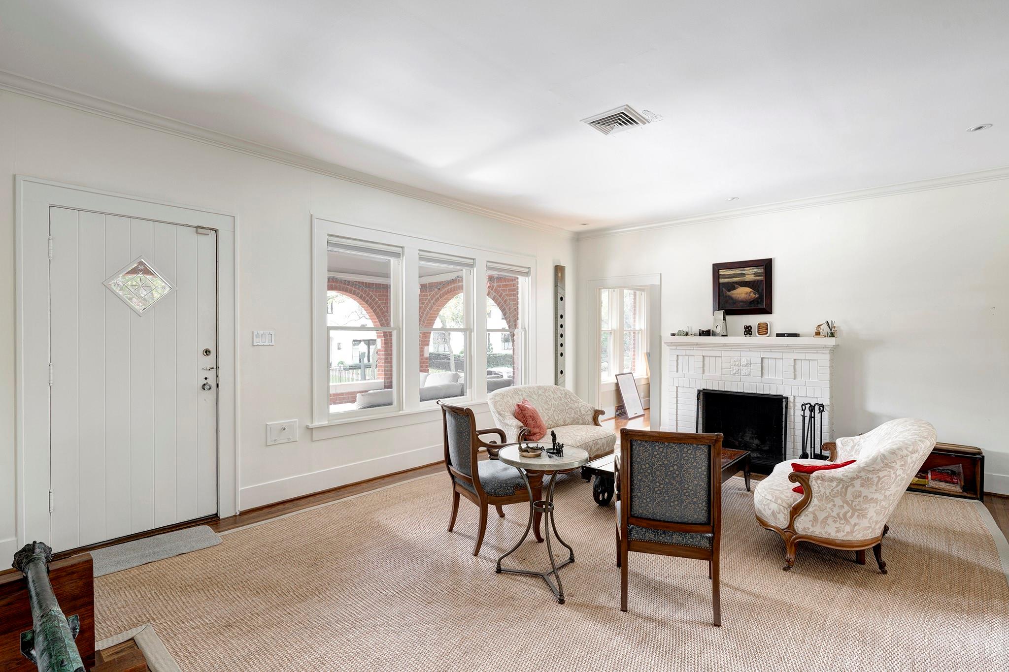 1902 Bolsover Street