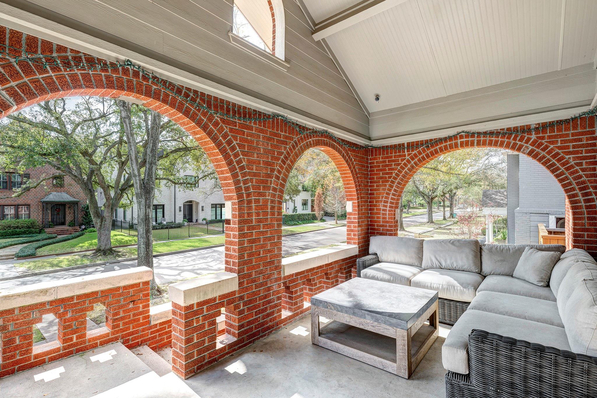 1902 Bolsover Street