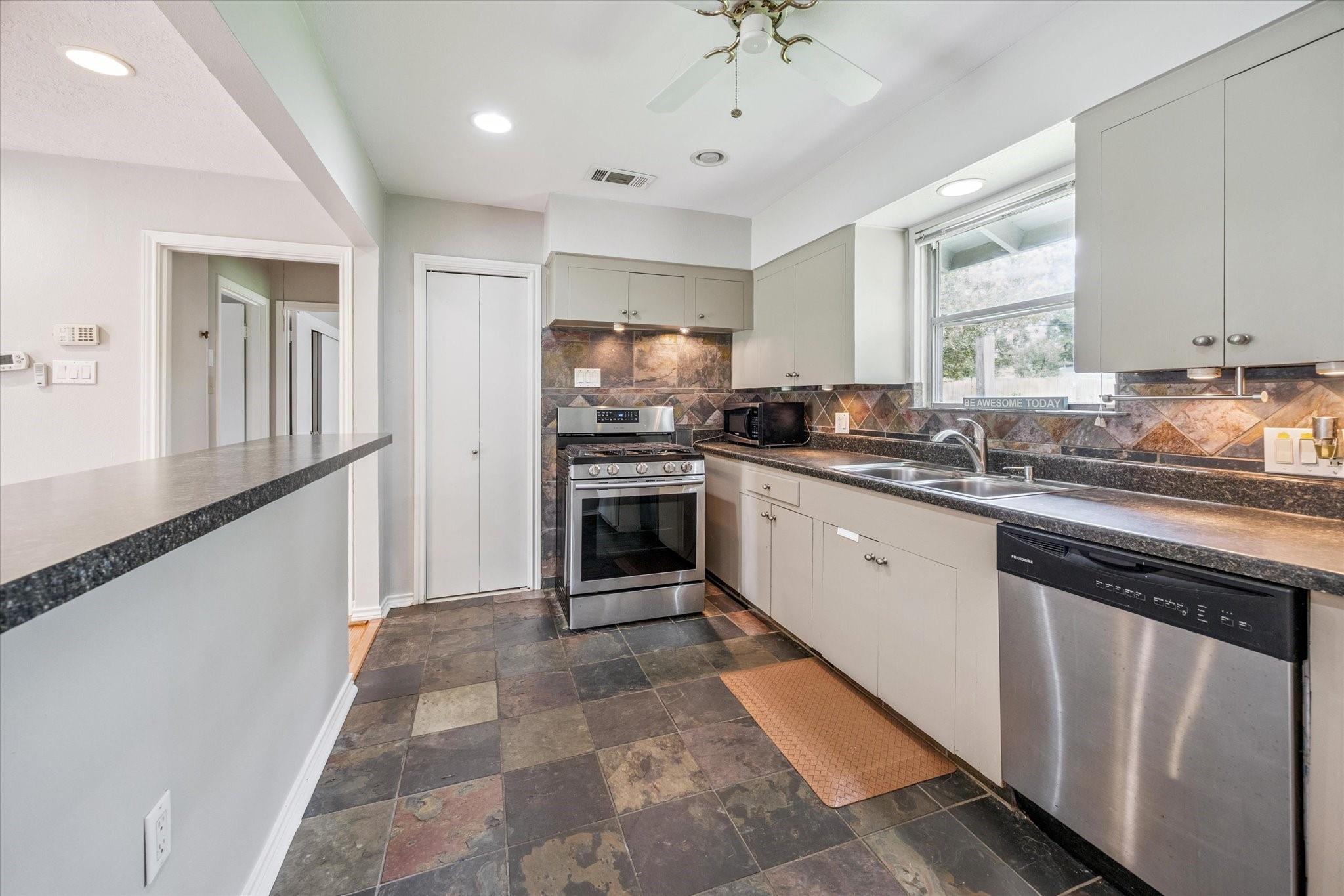 2111 Chippendale Road