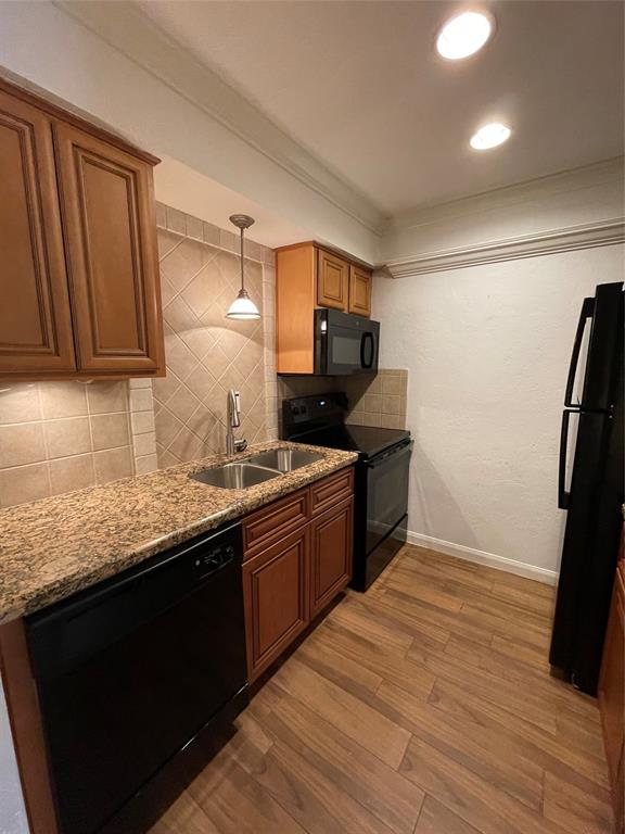 1880 White Oak Drive # 113