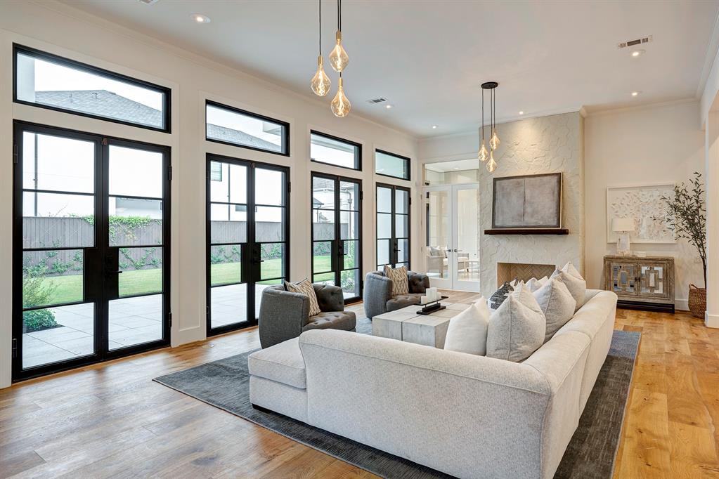 5737 Bayou Glen Road