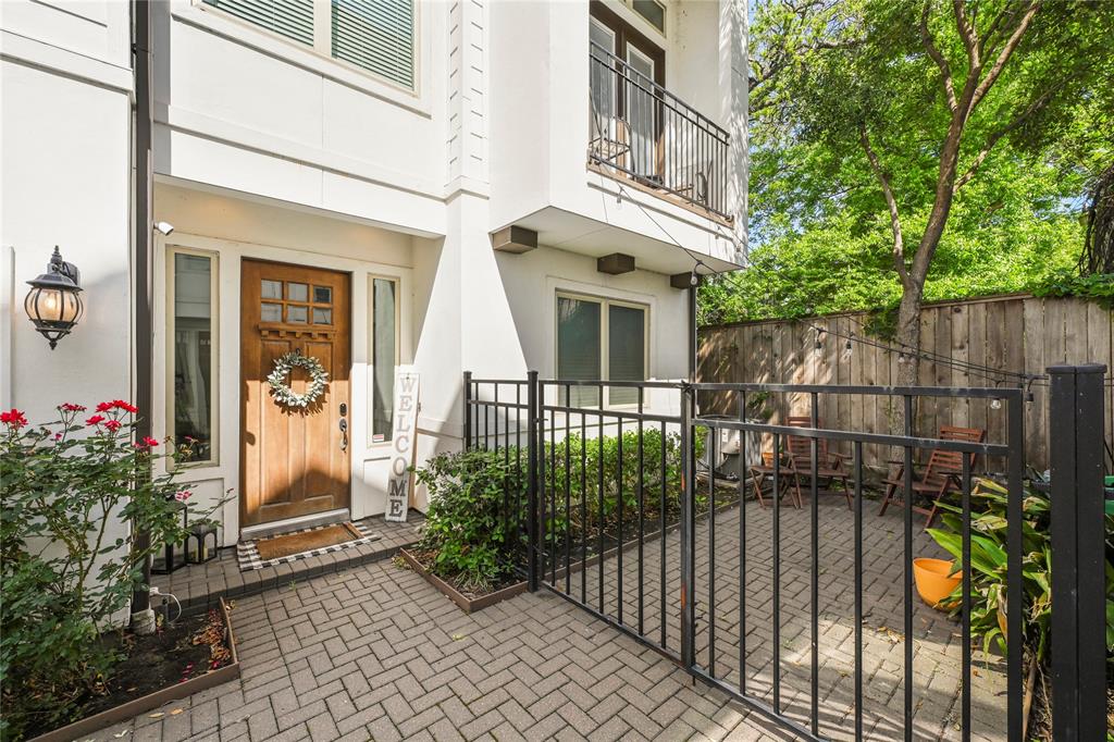 1215 W 25th # D