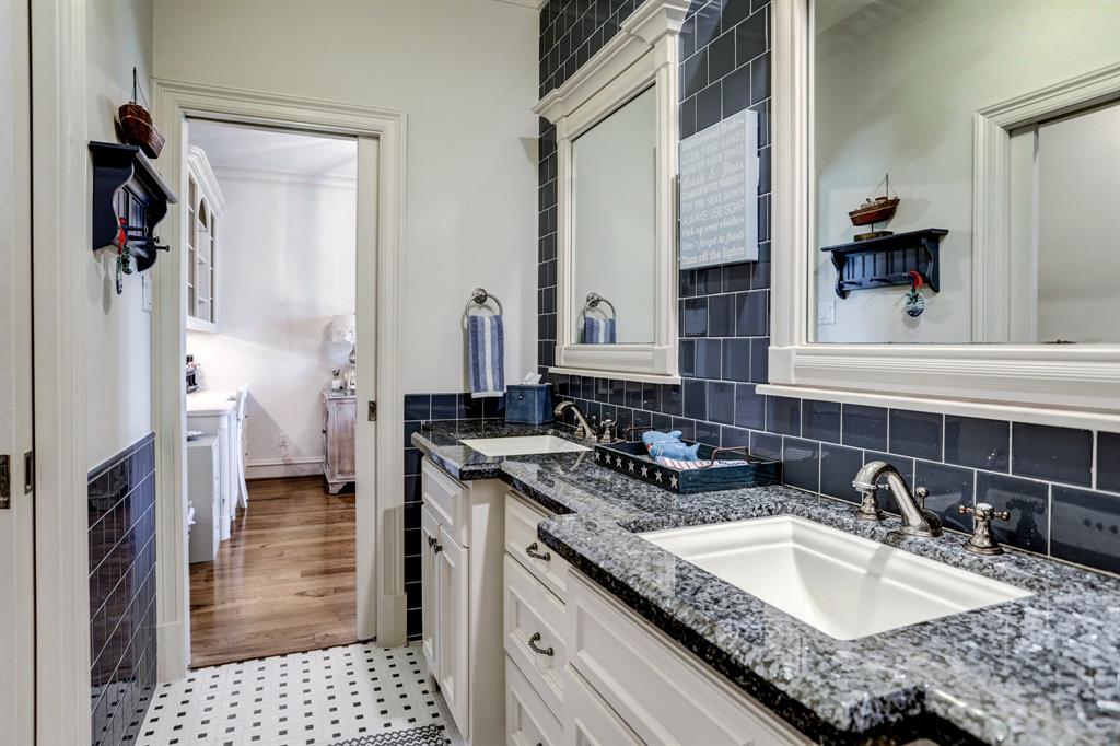 3805 Swarthmore