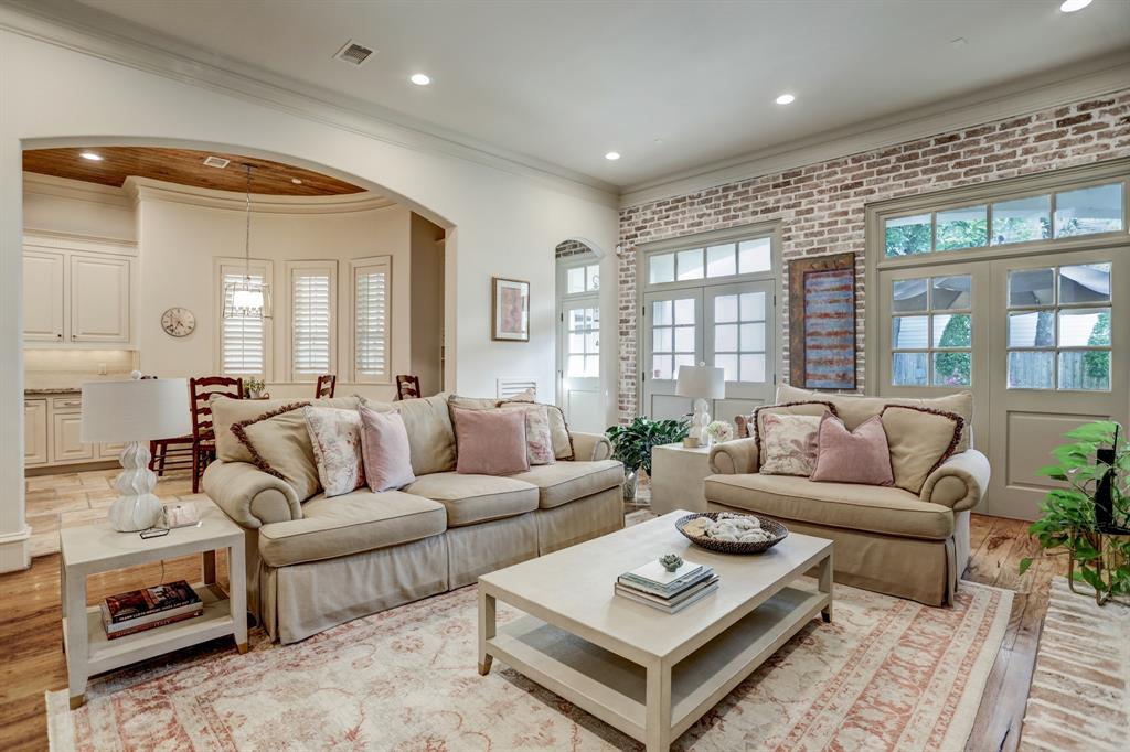 3805 Swarthmore