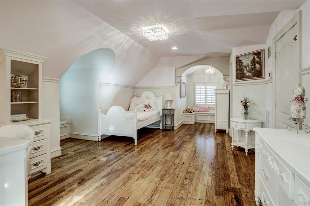 3805 Swarthmore