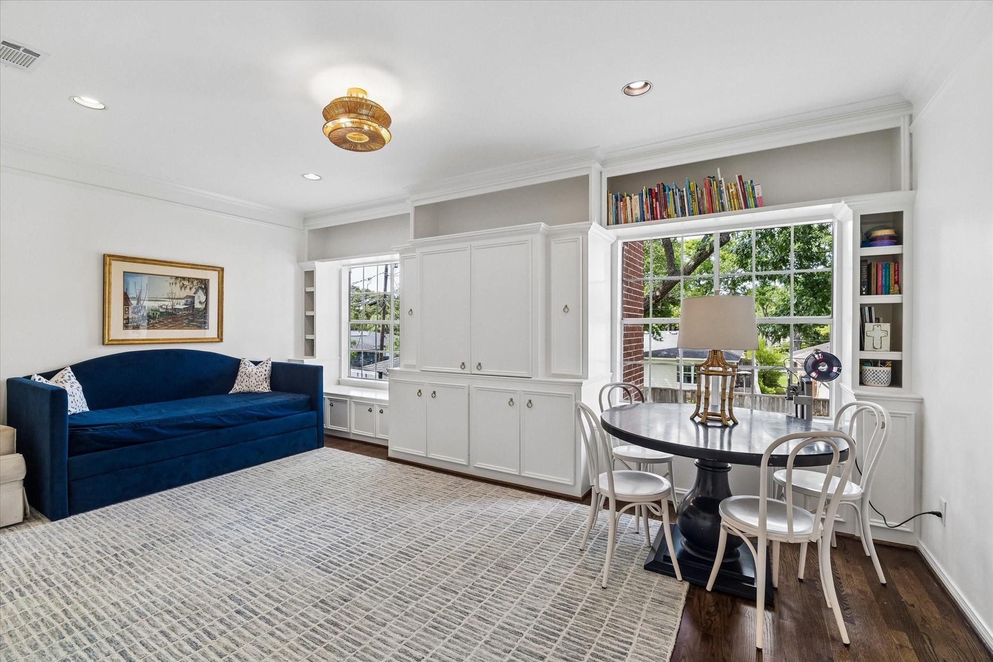 4610 Ingersoll Street