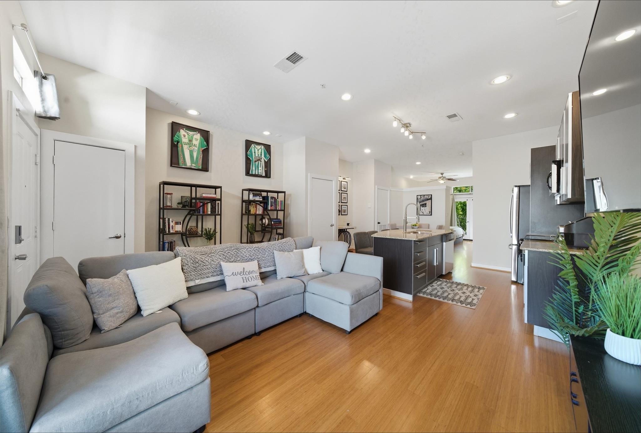 806 Jackson Hill Street # 203