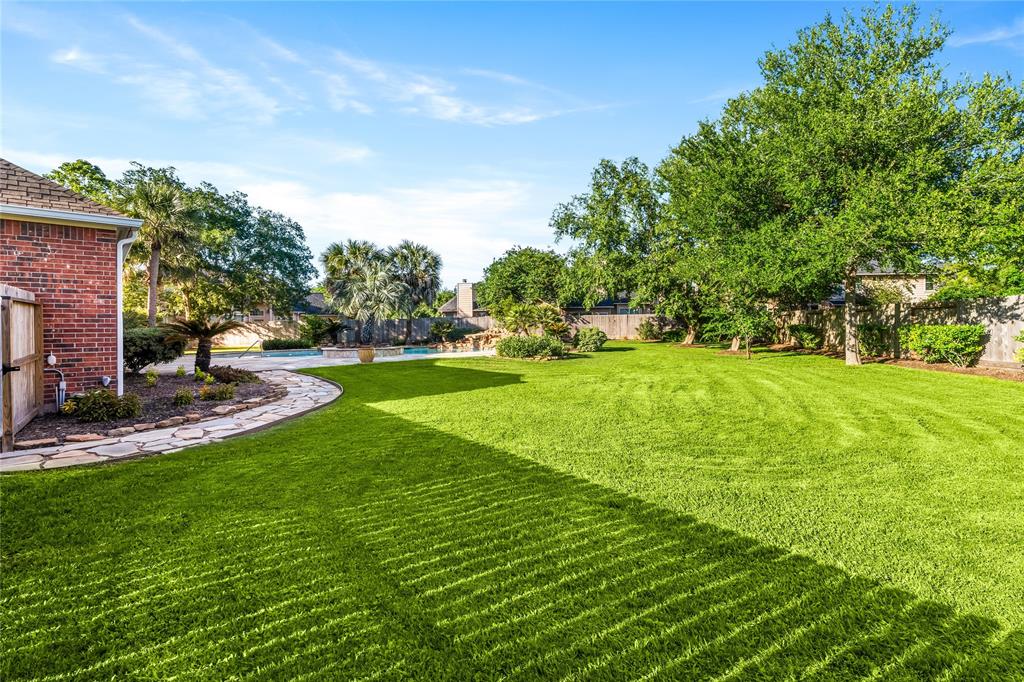 2318 Legend Woods Court