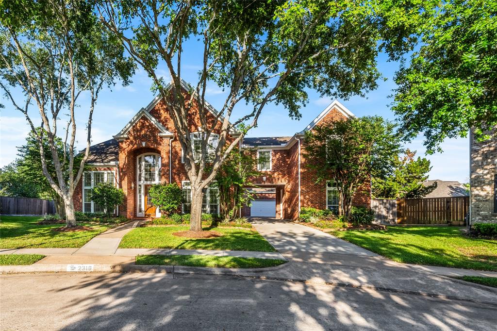 2318 Legend Woods Court