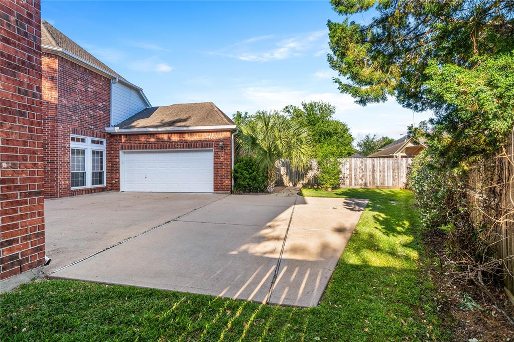 2318 Legend Woods Court