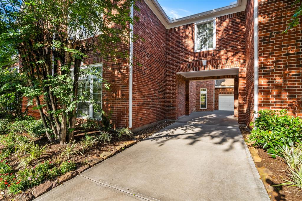 2318 Legend Woods Court