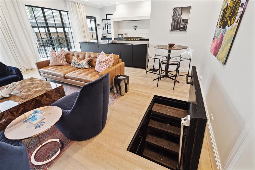 2217 Inwood Drive