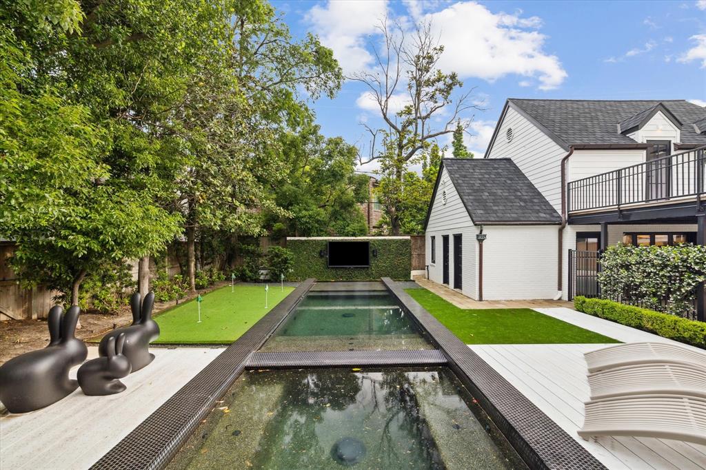 2217 Inwood Drive