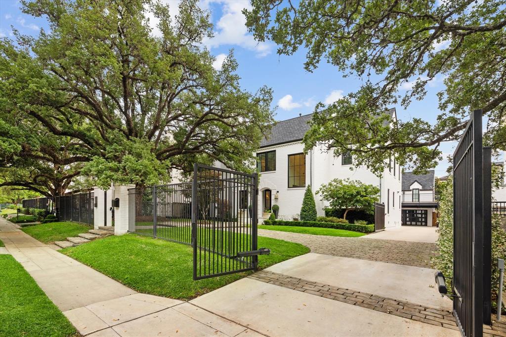 2217 Inwood Drive