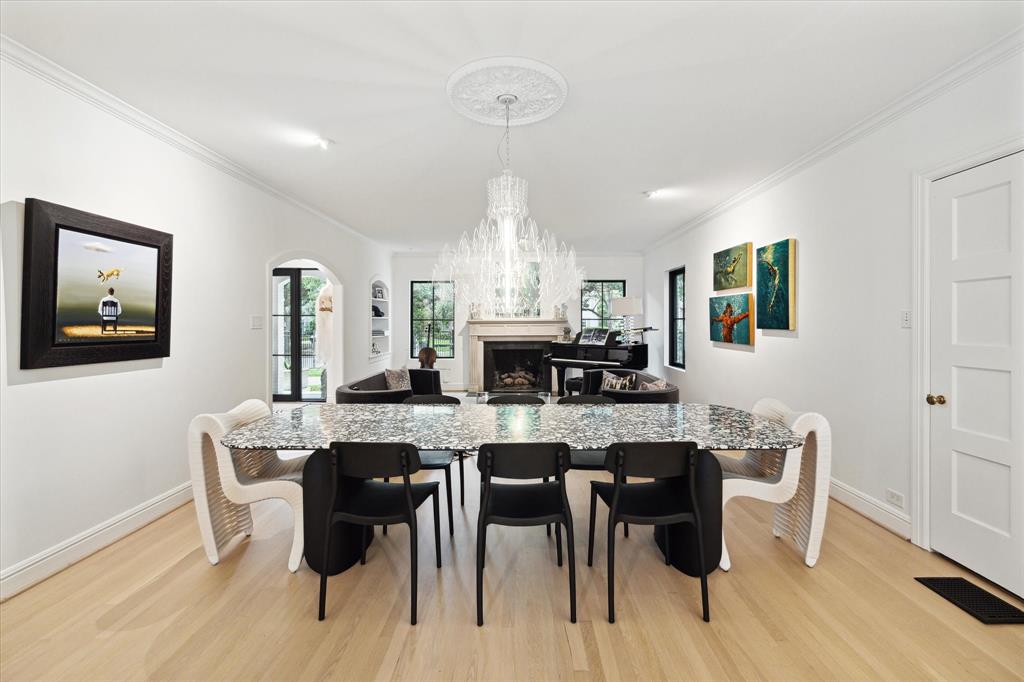 2217 Inwood Drive