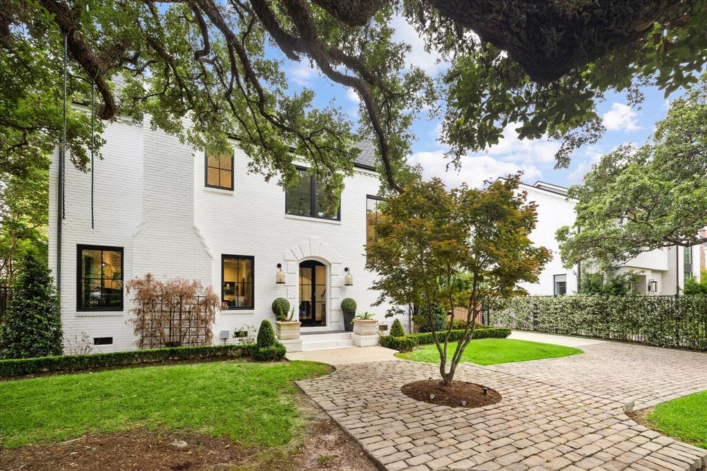 2217 Inwood Drive