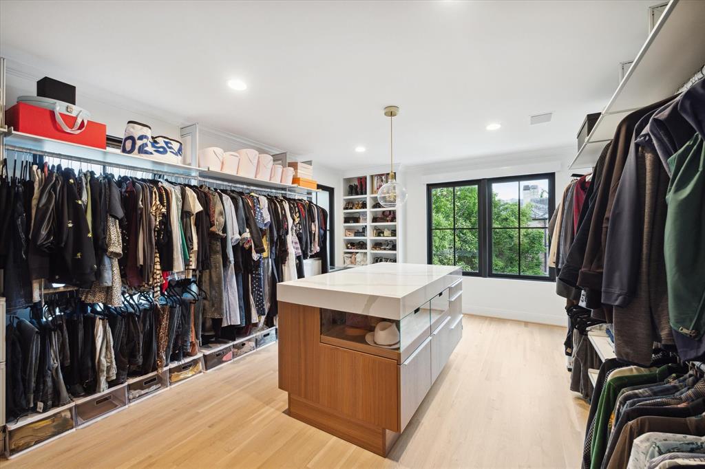 2217 Inwood Drive