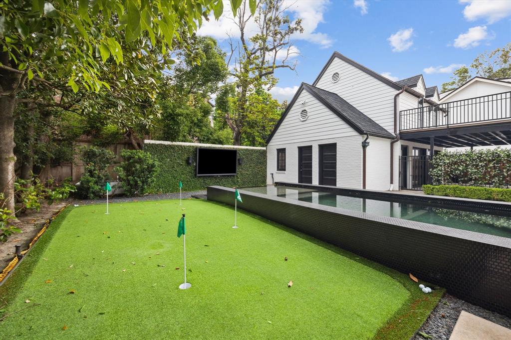 2217 Inwood Drive