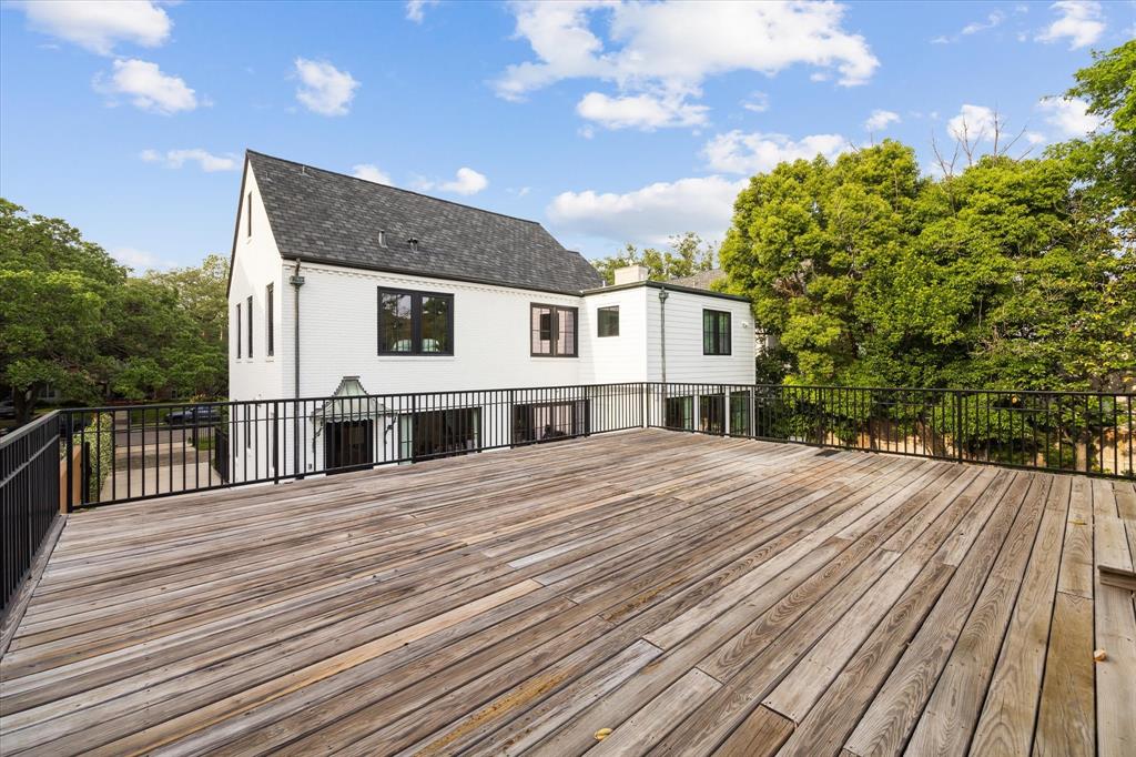 2217 Inwood Drive